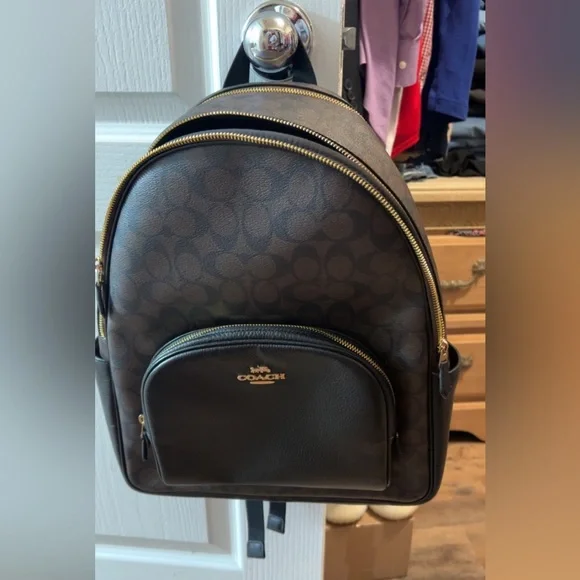 Brown coach backpack. Slightly used. Great condition Coach Vintage Berkeley Convertible Backpack Ruff Out Suede  main image 4